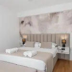 Pet Friendly In *