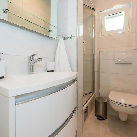 Pet Friendly In Dubrava (Sibenik-Knin)