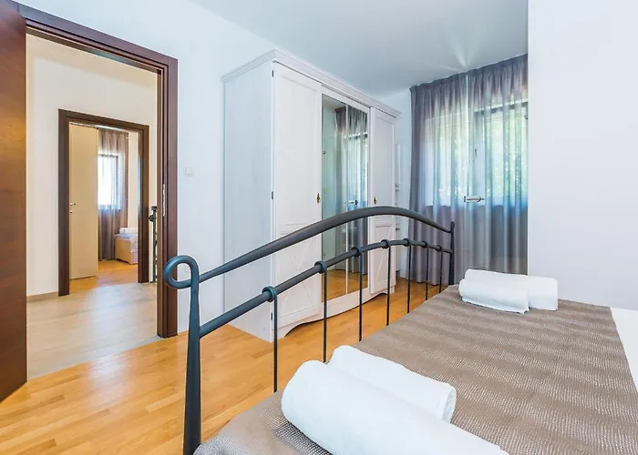 Vakantiehuis Pet Friendly In Dubrava (Sibenik-Knin)