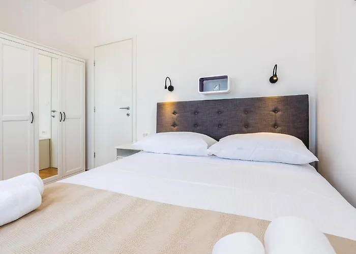 Pet Friendly In Dubrava (Sibenik-Knin)