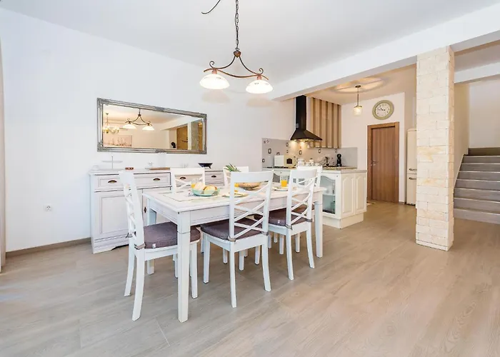 Pet Friendly In Dubrava (Sibenik-Knin)